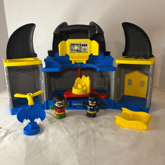 Little People DC Super Friends Batcave Playset Batman/Robin Action Figures WORKS - Picture 1 of 12